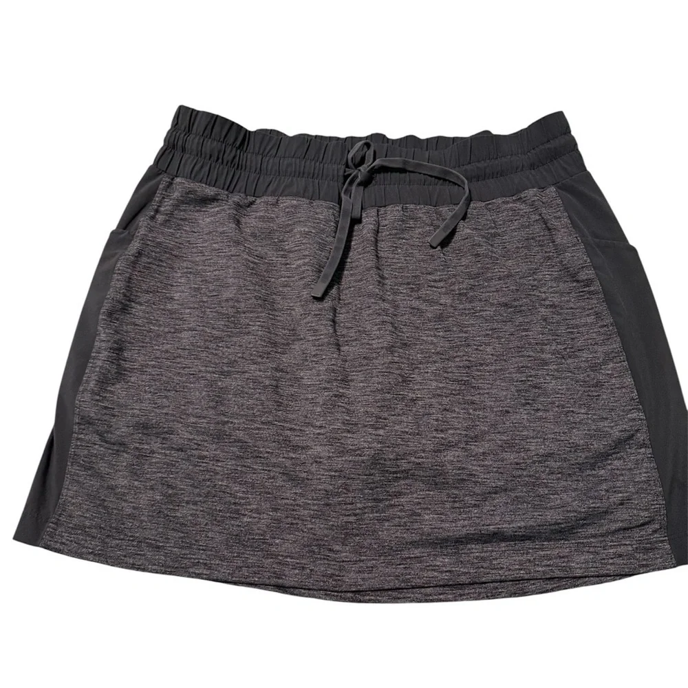 Athleta Gray Skorts with Elastic Waistband - Picture 5 of 8